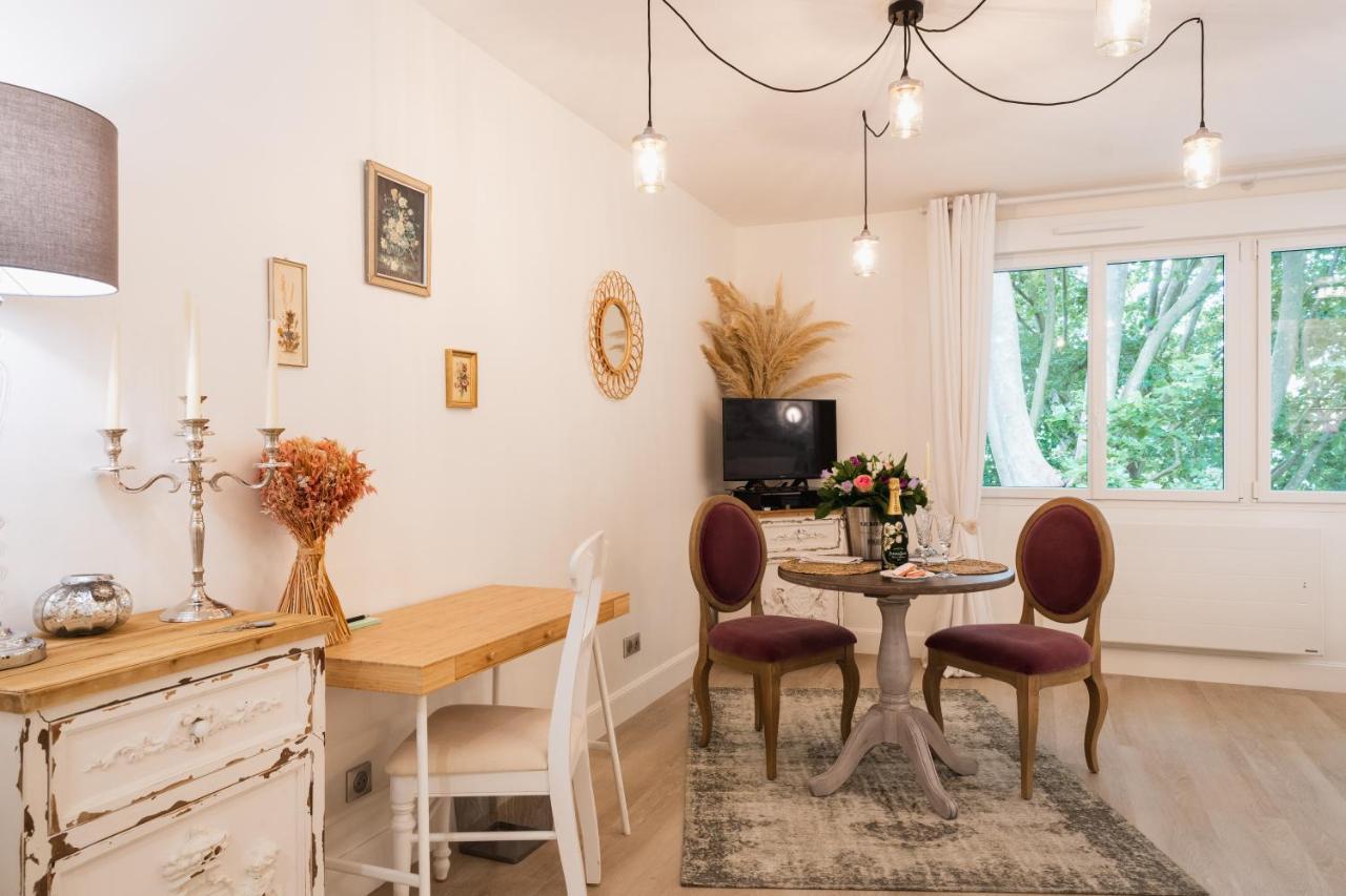 The French Boudoir Apartment Epernay Exterior photo